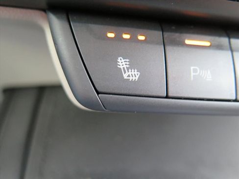 Used 2020 Cadillac XT4 Premium Luxury w/ Cold Weather Package image 13