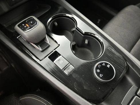 Used 2025 Nissan Rogue SV AWD/4WD image 17