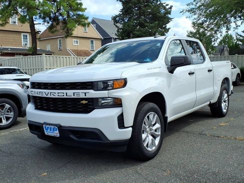 Used 2020 Chevrolet Silverado 1500 Custom w/ Custom Value Package AWD/4WD image 3