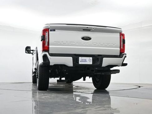 New 2026 Ford F250 Lariat w/ Black Appearance Package AWD/4WD image 38