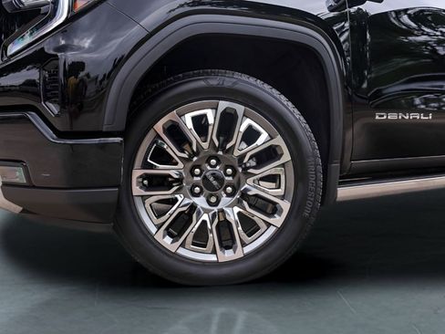 Used 2025 GMC Sierra 1500 Denali Ultimate AWD/4WD image 4