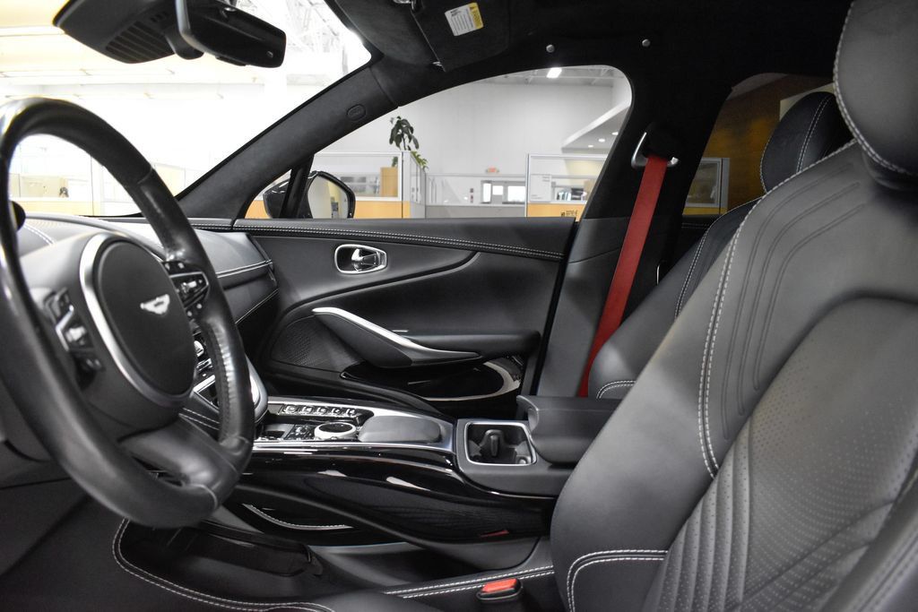 Used 2022 Aston Martin DBX AWD/4WD image 3