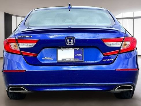 Used 2018 Honda Accord Sport image 5