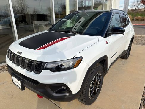 Used 2024 Jeep Compass Trailhawk image 1