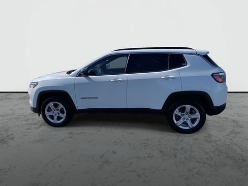 Used 2023 Jeep Compass Latitude AWD/4WD image 5