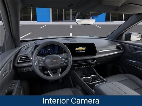 New 2027 Chevrolet Traverse LT w/ Sun and Wheel Package FWD image 17