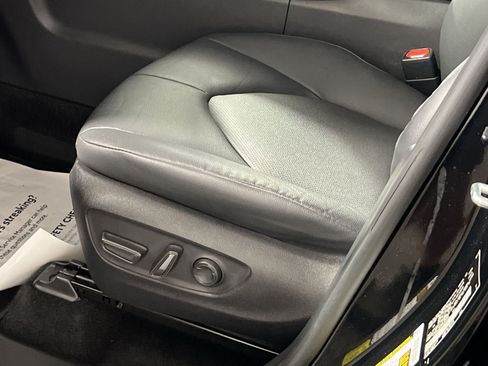 Used 2024 Toyota Grand Highlander AWD image 15