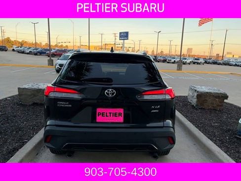 Used 2022 Toyota Corolla Cross XLE image 13