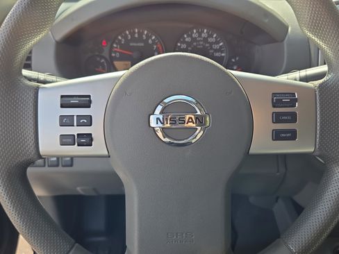 Used 2021 Nissan Frontier SV image 24