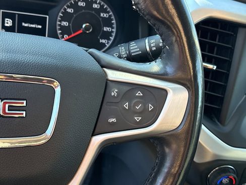 Used 2019 GMC Acadia SLE image 29