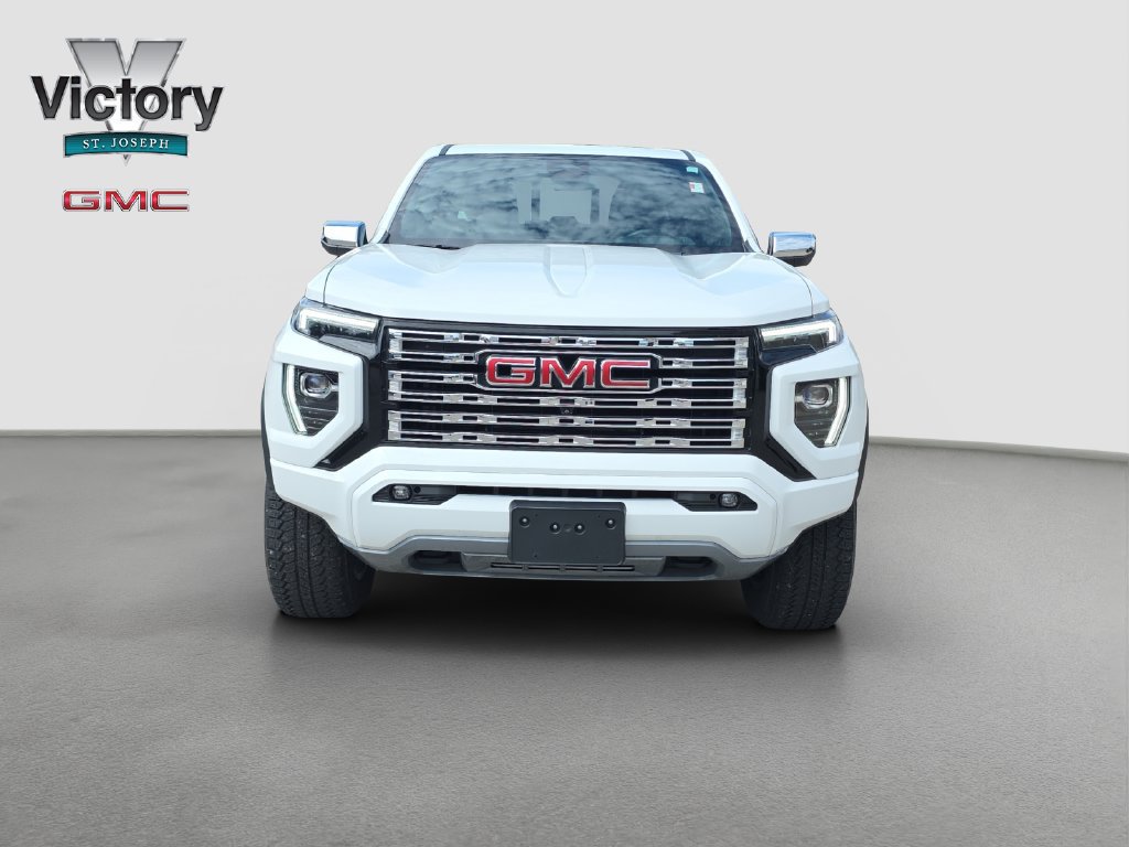 Used 2024 GMC Canyon Denali AWD/4WD image 2