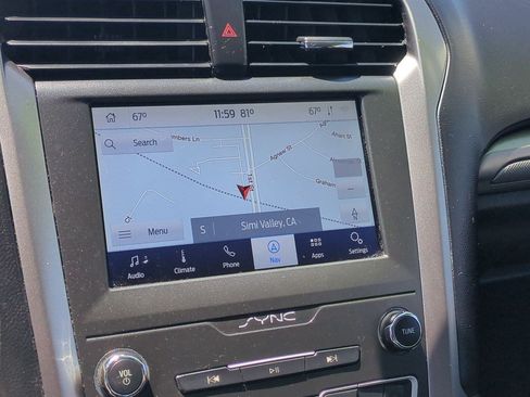 Used 2020 Ford Fusion SE FWD image 17