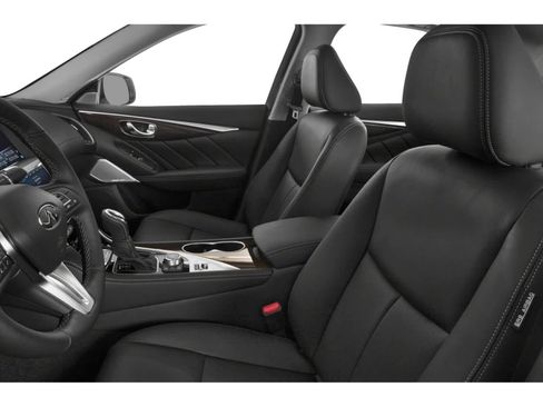 Used 2019 INFINITI Q50 Luxe w/ Essential Package (3.0T Luxe) AWD/4WD image 6