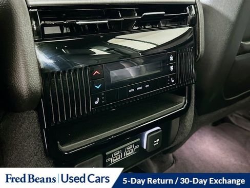 Used 2025 Jeep Wagoneer Series II w/ Premium Group I AWD/4WD image 29