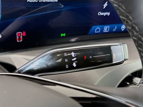 New 2026 Cadillac Vistiq Luxury image 16