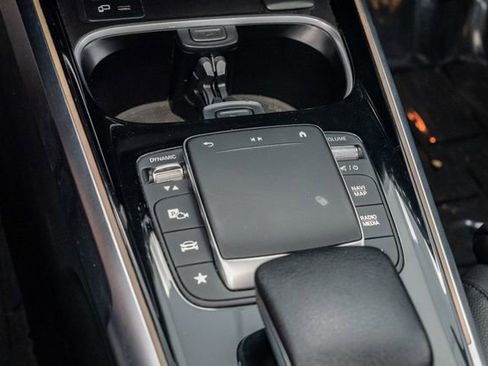 Used 2023 Mercedes-Benz GLB 250 4MATIC w/ Premium Package image 23