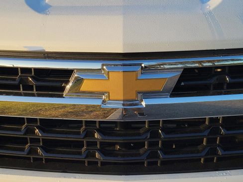 Used 2025 Chevrolet Silverado 1500 LT image 10