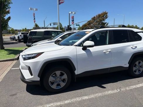 Certified 2025 Toyota RAV4 XLE w/ Convenience Package AWD/4WD image 15