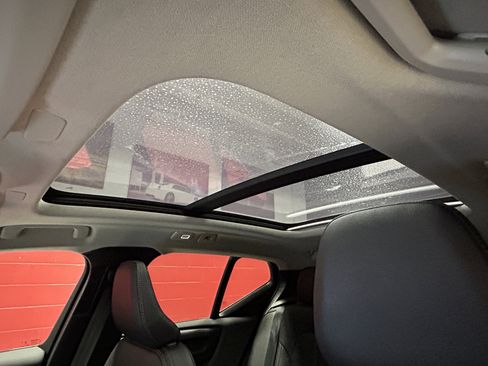 Used 2025 Volvo XC40 B5 Ultra w/ Climate Package image 39