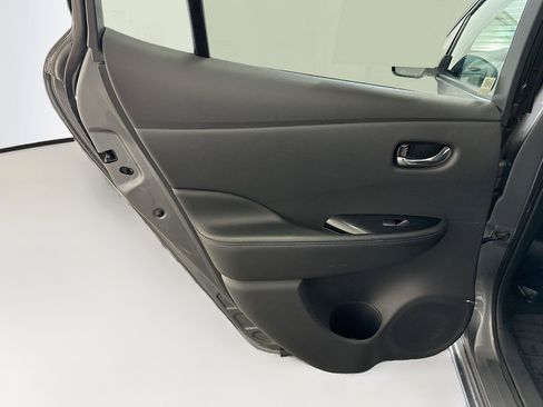 Used 2015 Nissan Leaf SL FWD image 27