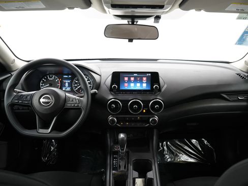 Used 2024 Nissan Sentra S image 14