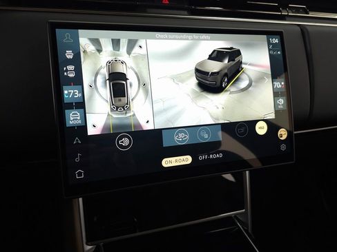 Used 2025 Land Rover Range Rover SE image 38