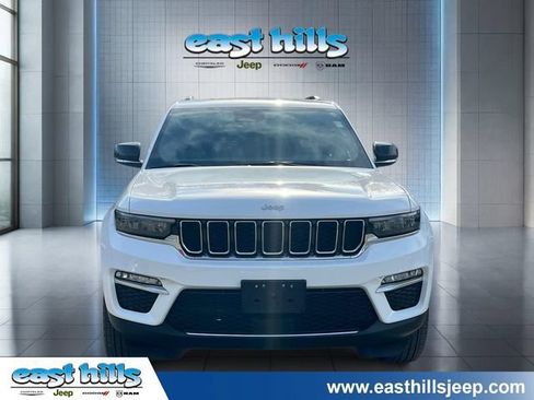 Certified 2024 Jeep Grand Cherokee Limited AWD/4WD image 2