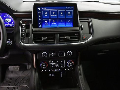 Used 2024 Chevrolet Suburban High Country AWD/4WD image 24