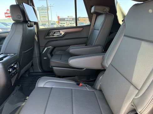 New 2026 GMC Yukon Denali w/ Denali Reserve Package AWD/4WD image 13