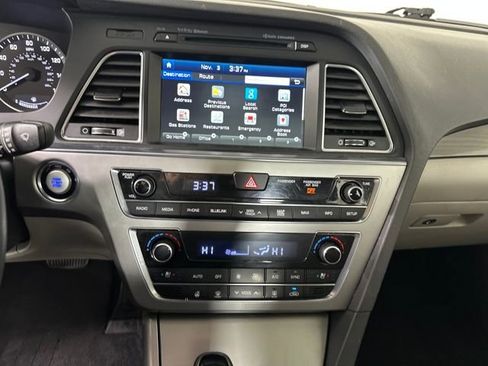 Used 2016 Hyundai Sonata Limited w/ Option Group 04 image 23