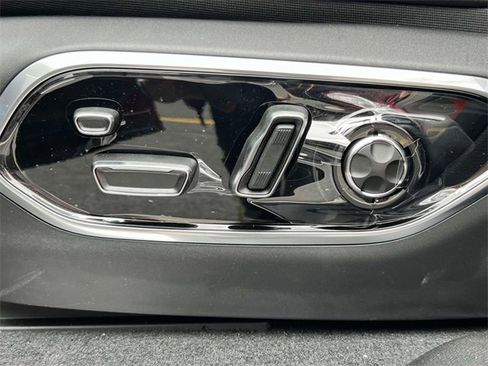 Used 2023 Jeep Grand Cherokee Overland w/ Luxury Tech Group IV image 23