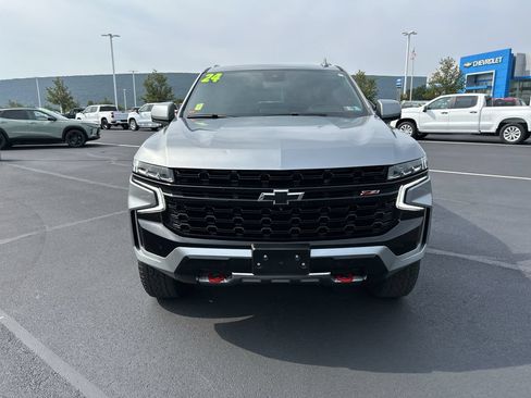 Used 2024 Chevrolet Tahoe Z71 w/ Luxury Package AWD/4WD image 2