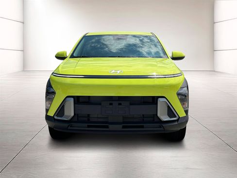 New 2025 Hyundai Kona SE FWD image 12