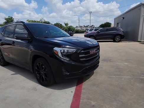Used 2020 GMC Terrain SLE w/ Driver Convenience Package FWD image 2
