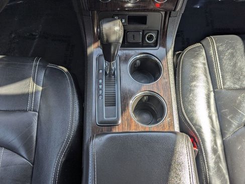 Used 2017 Chevrolet Traverse LT image 17