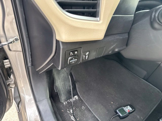 Used 2016 Toyota Corolla LE FWD image 17