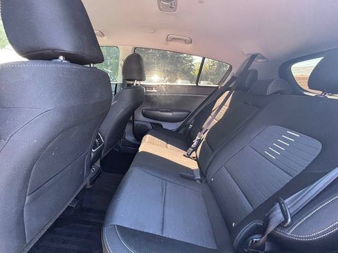 Used 2021 Kia Sportage LX w/ LX Fwd Popular Package image 18