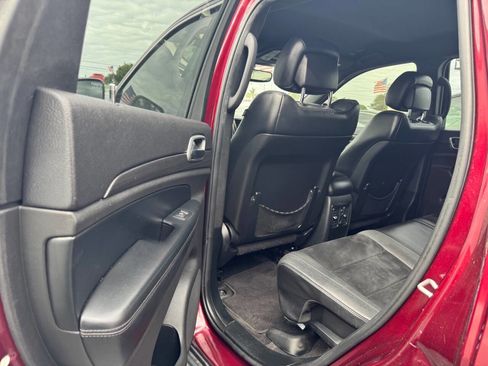 Used 2018 Jeep Grand Cherokee Laredo image 12