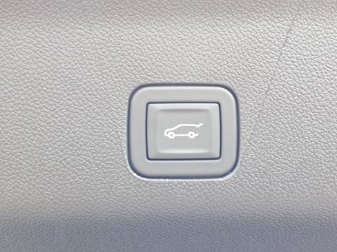 New 2025 Chevrolet Suburban Premier image 27