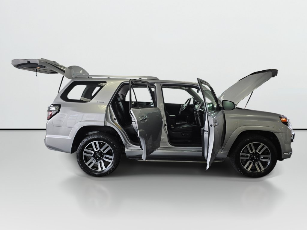 Used 2021 Toyota 4Runner Limited AWD/4WD image 11