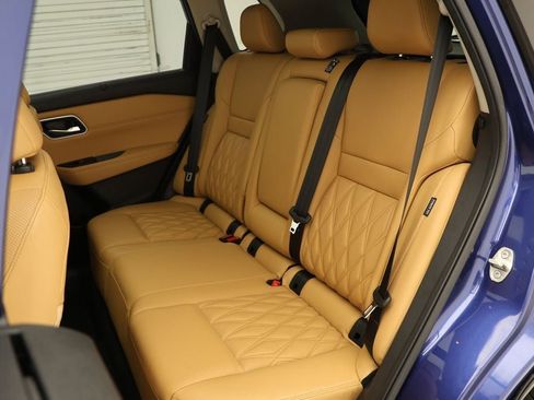 Used 2023 Nissan Rogue Platinum w/ Platinum Premium Package image 12