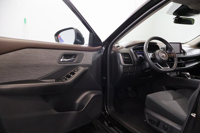 Used 2023 Nissan Rogue SV AWD/4WD image 8