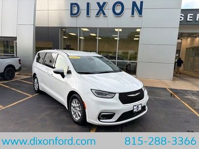 Used 2023 Chrysler Pacifica Touring-L