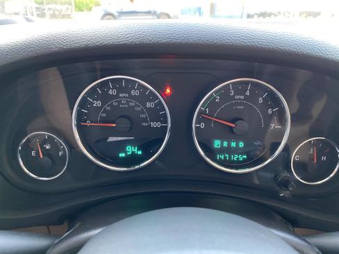 Used 2015 Jeep Wrangler Unlimited Sahara w/ Mopar Chrome Edition Group AWD/4WD image 16
