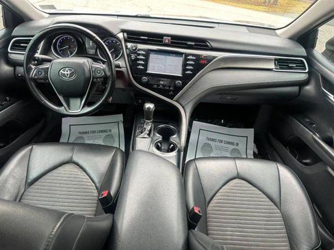 Used 2018 Toyota Camry SE FWD image 8
