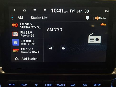 Used 2024 Hyundai Venue Limited image 25