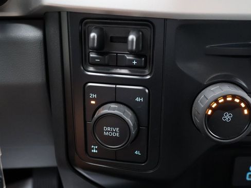 Used 2024 Ford F250 XLT w/ Snow Plow/Camper Package image 28