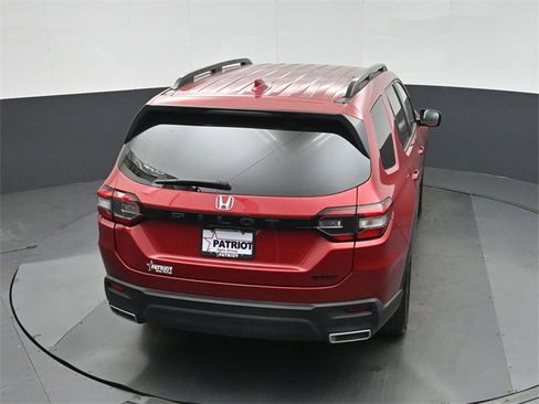 Used 2025 Honda Pilot Sport image 35