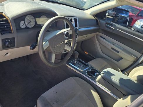 Used 2010 Chrysler 300 Touring image 7