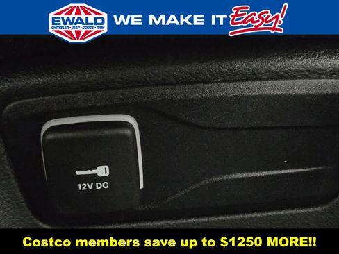 New 2026 Chrysler Pacifica Select AWD/4WD image 27